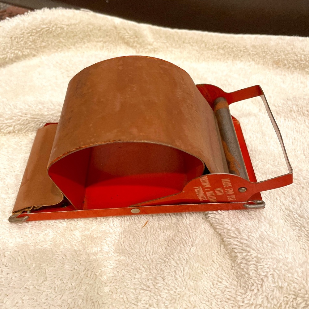 SUPER VINTAGE Brown & Williamson Tobacco/Cigarette Roller